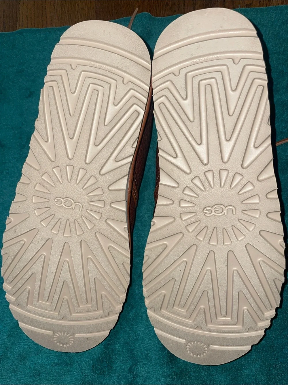UGG Nuemel leather boots